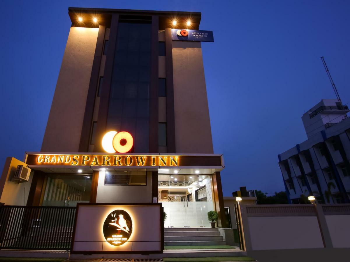 אגרה Hotel Grand Sparrow Inn מראה חיצוני תמונה