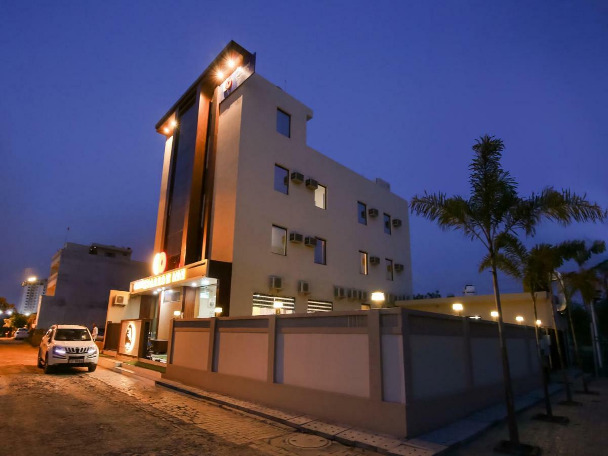 אגרה Hotel Grand Sparrow Inn מראה חיצוני תמונה