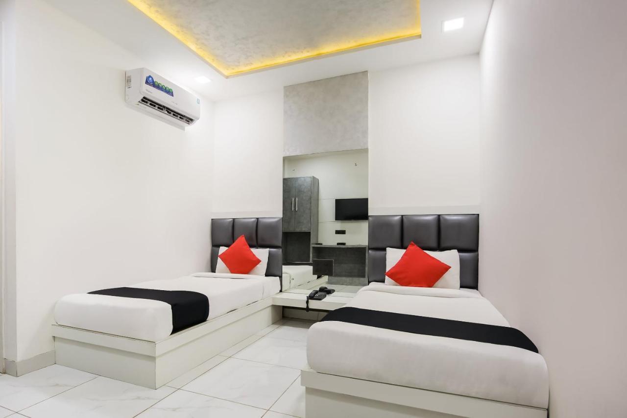 אגרה Hotel Grand Sparrow Inn מראה חיצוני תמונה