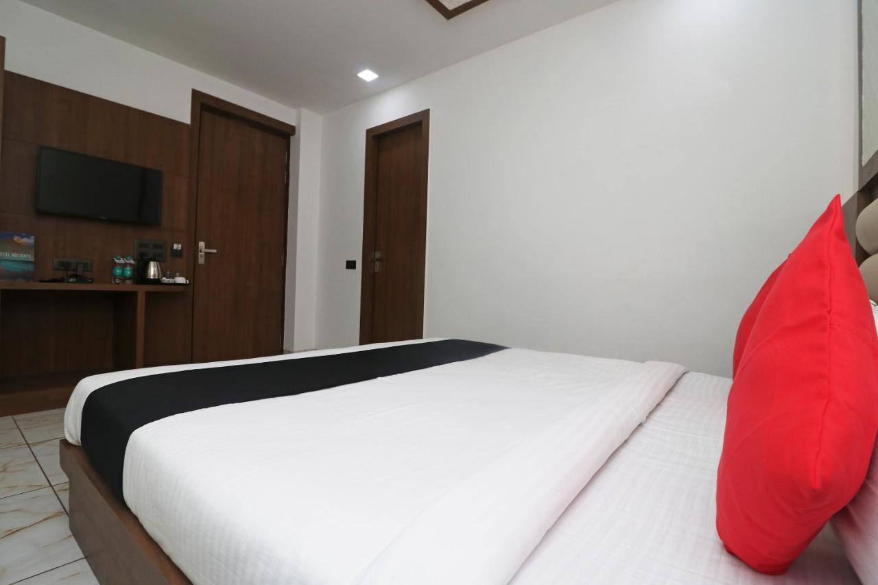 אגרה Hotel Grand Sparrow Inn מראה חיצוני תמונה