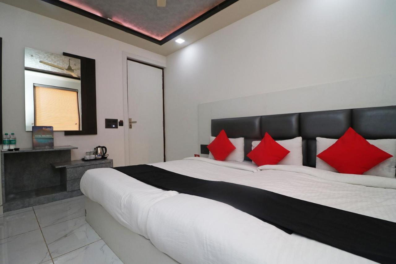 אגרה Hotel Grand Sparrow Inn מראה חיצוני תמונה